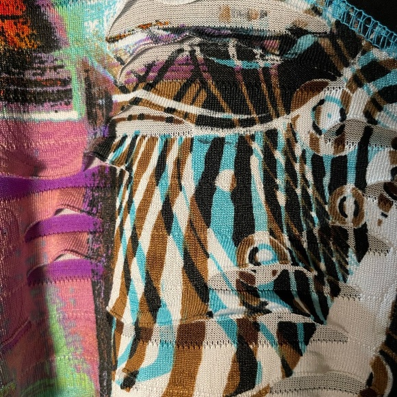 Tunic top with 3/4 length sleeves with solid black and prints in blocks - Picture 3 of 6